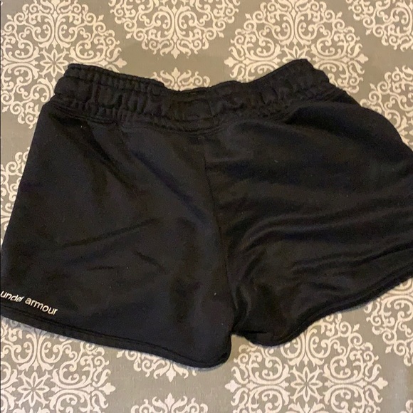 Under Armour black light sweat pant shorts size M - Picture 2 of 3